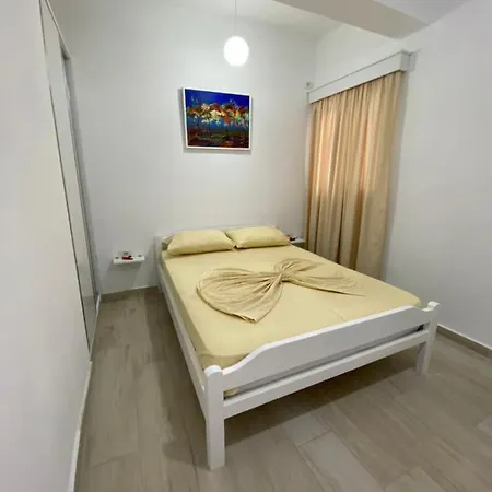 Andrea * Sarandë
