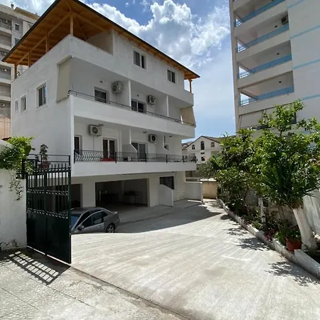 Andrea Apartment *