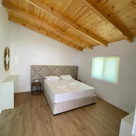 Andrea * Sarandë